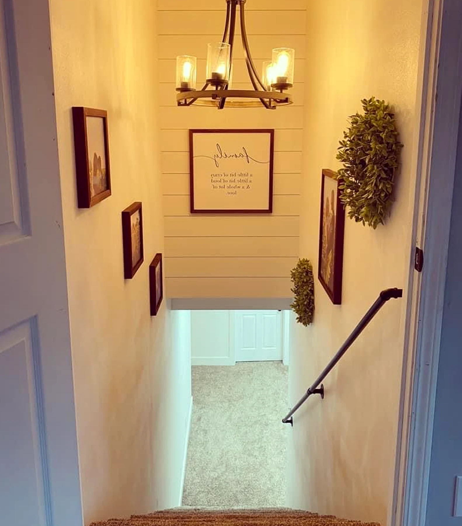 Cozy dining setup draws attention to shape while the entry stays comfortable in daily use.