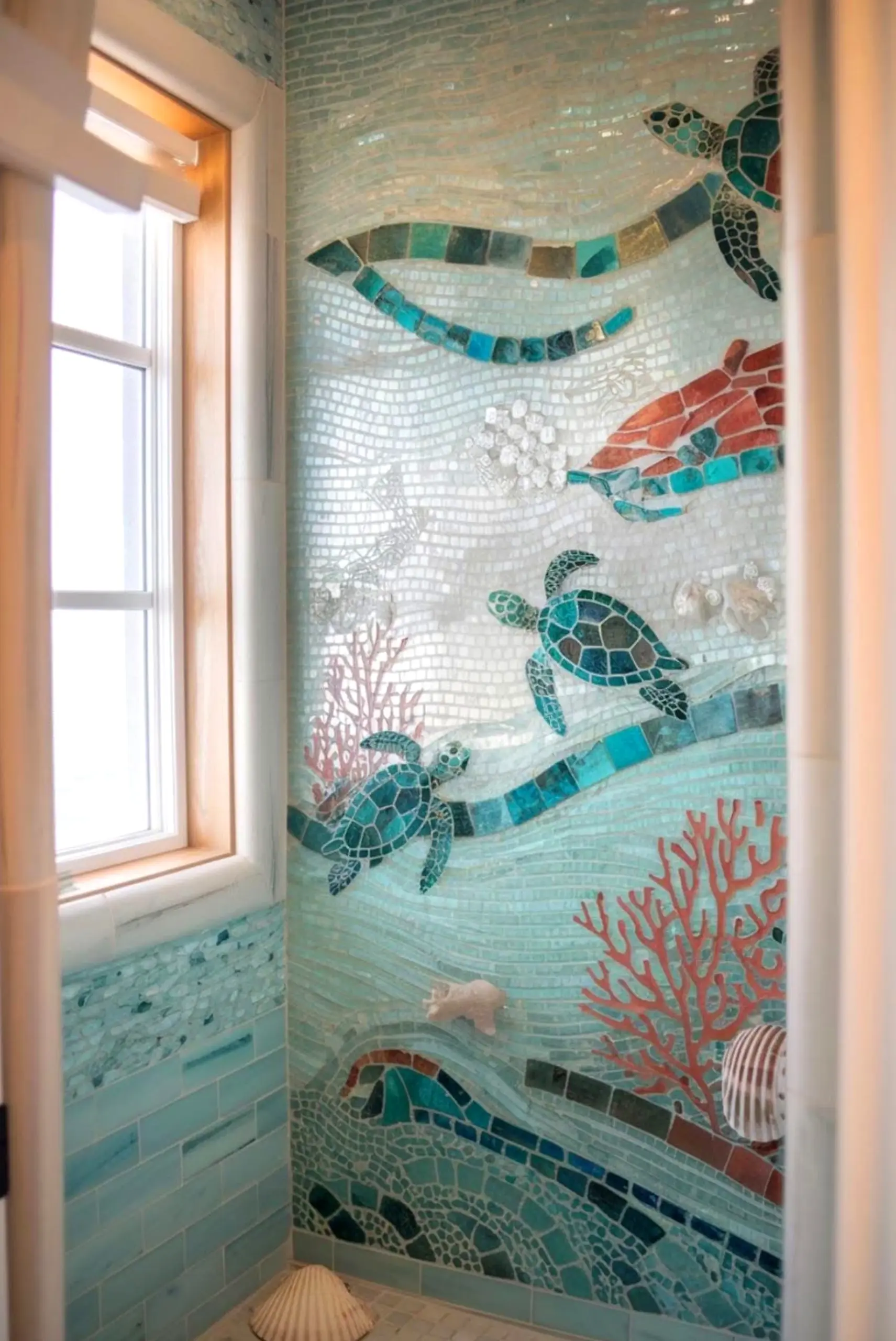 Layered tile detail gives the setting more comfort, so the whole view feels comfortable in daily use.