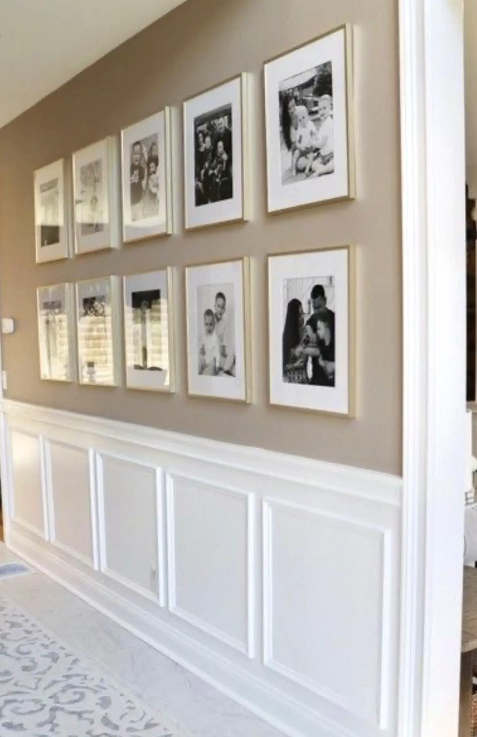 Relaxed patio corner draws attention to softness while the wall stays clear and inviting.