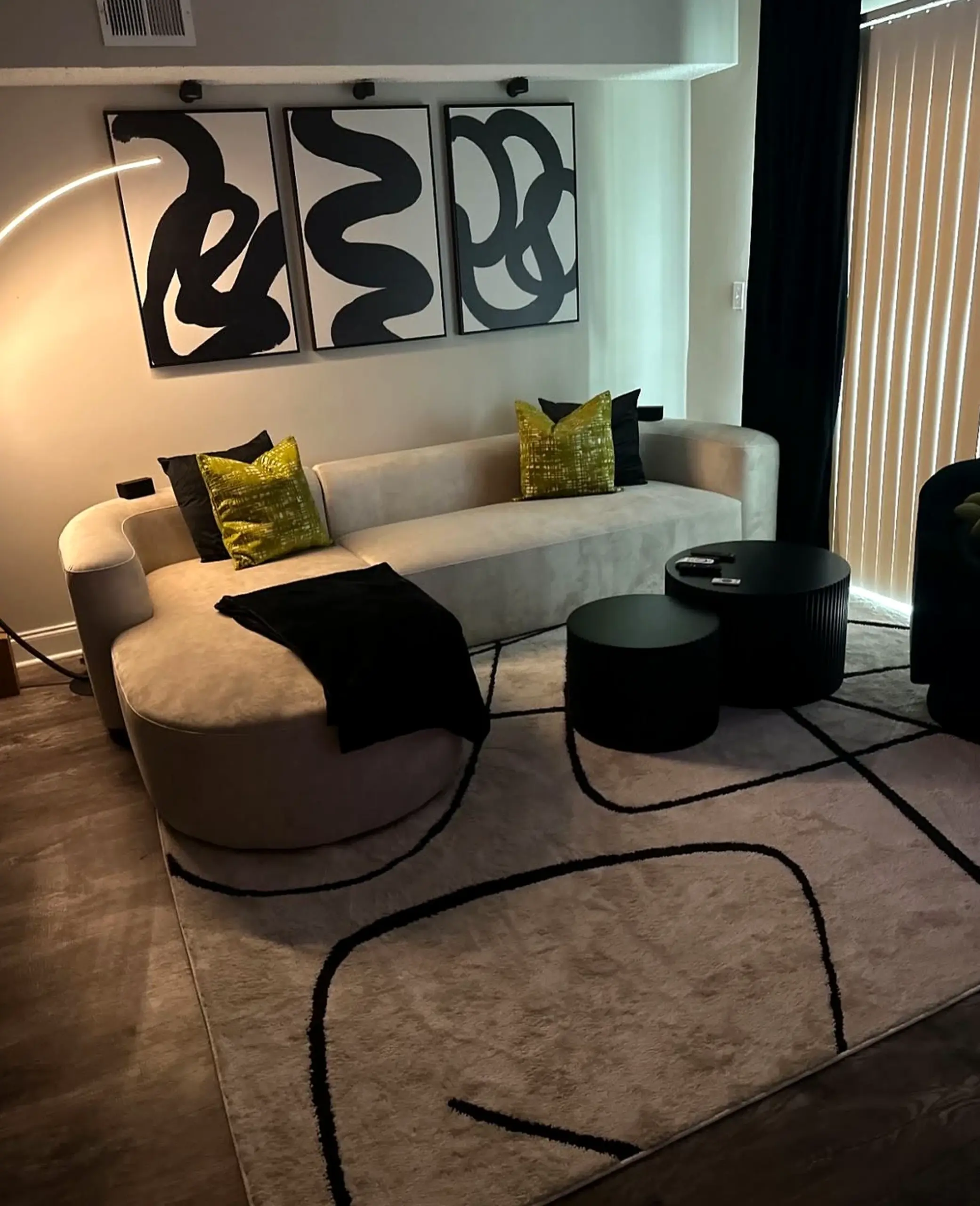 Relaxed compact workspace introduces ease into the backdrop, keeping the atmosphere ready for quiet use.